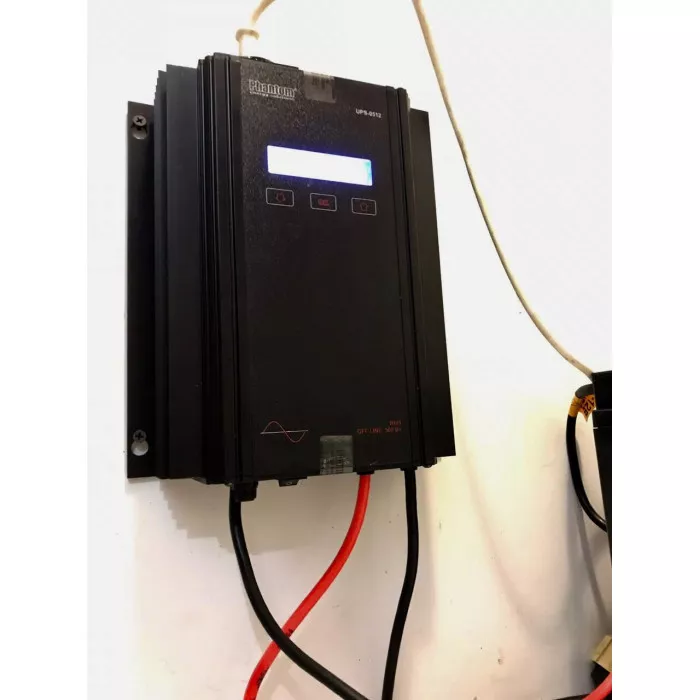 Джерело безперебійного живлення Phantom UPS-0512 Джерело безперебійного живлення Phantom UPS-0512