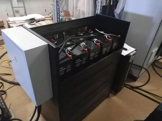 Шкаф для аккумуляторов C20 Battery Cabinet